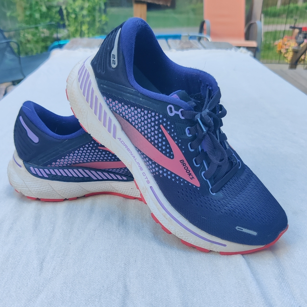 Brooks Adrenaline GTS 22 Running Sneakers Women's 6.5B Cushion Support